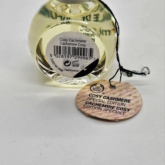 The Body Shop Cosy Cashmere Perfume Oil - Picture 2 of 5